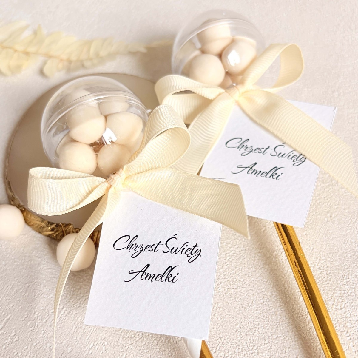 Podziękowania dla gości na Chrzest - Grzechotka złota z kokosowymi drażetkami